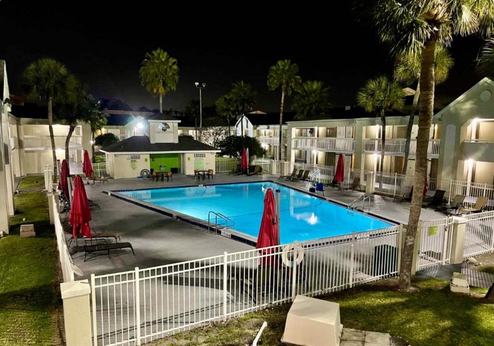 Pool - Wifi - Parking - Best Location ! Kissimmee Exterior photo
